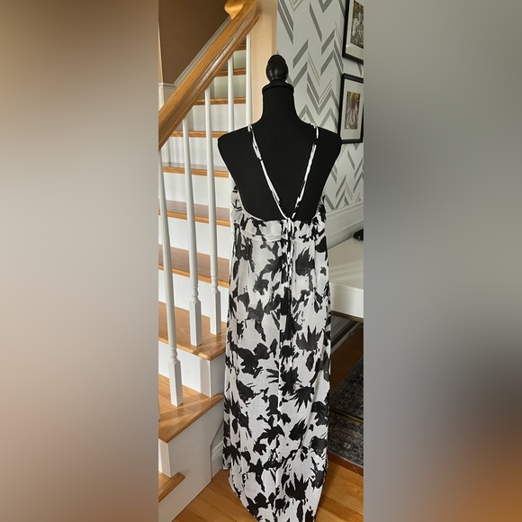 Feminine Boutique Maxi Dress - Picture 15 of 15